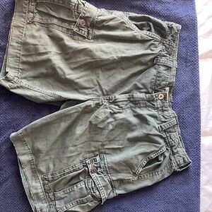 American Eagle Outfitters Olive Cargo Shorts
